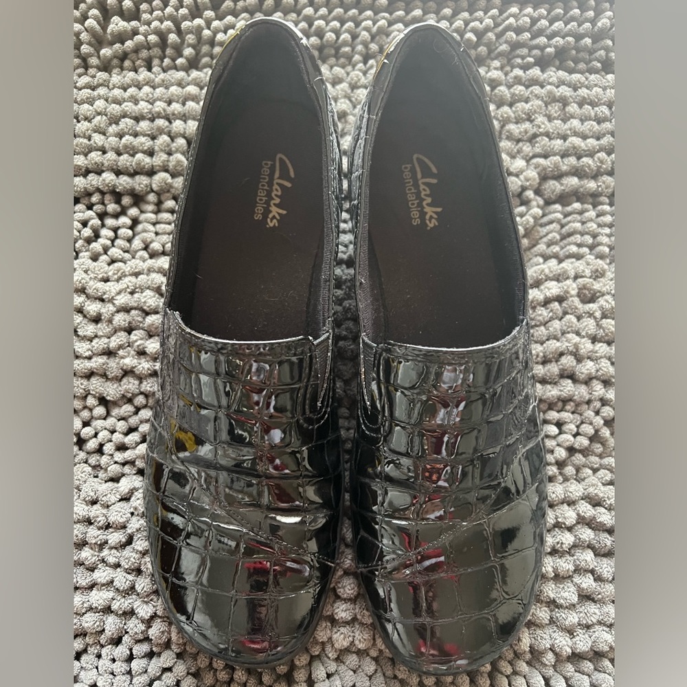 Clarks patent croc loafers